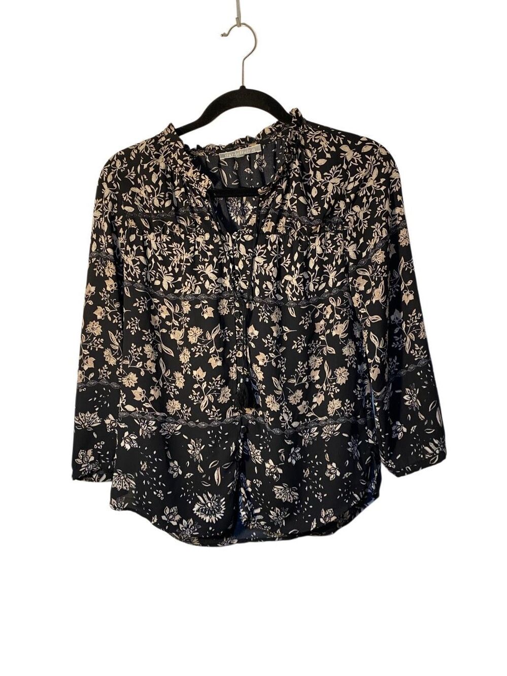 Daniel rainn women’s black floral printed tie neck, blouse PS
